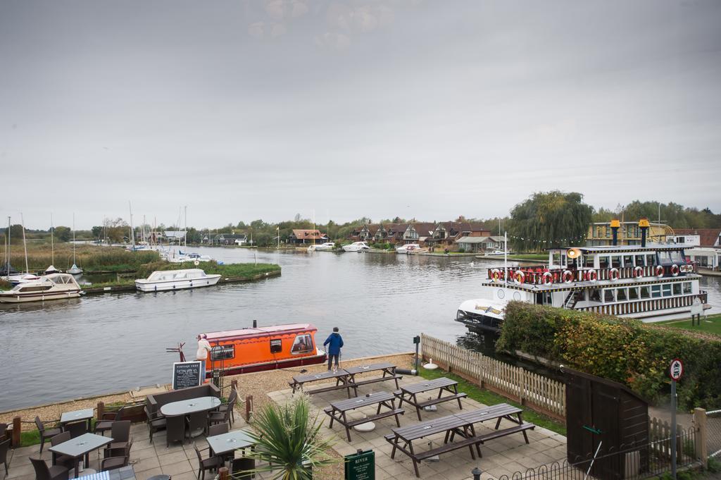 The Swan Inn By Innkeeper'S Collection Хорнинг Экстерьер фото