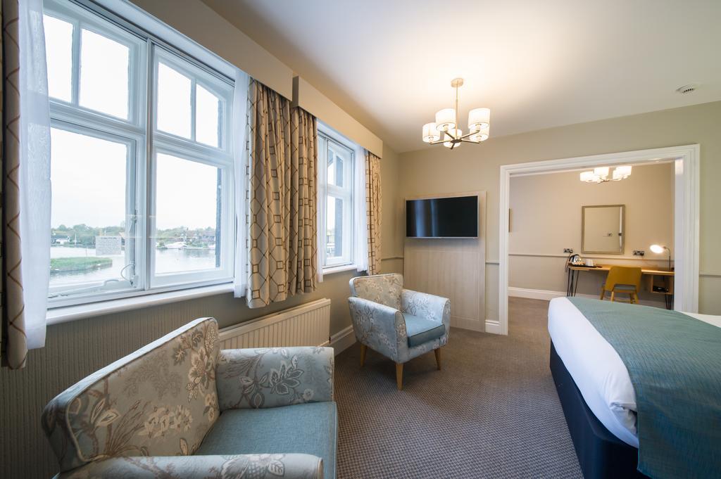 The Swan Inn By Innkeeper'S Collection Хорнинг Экстерьер фото