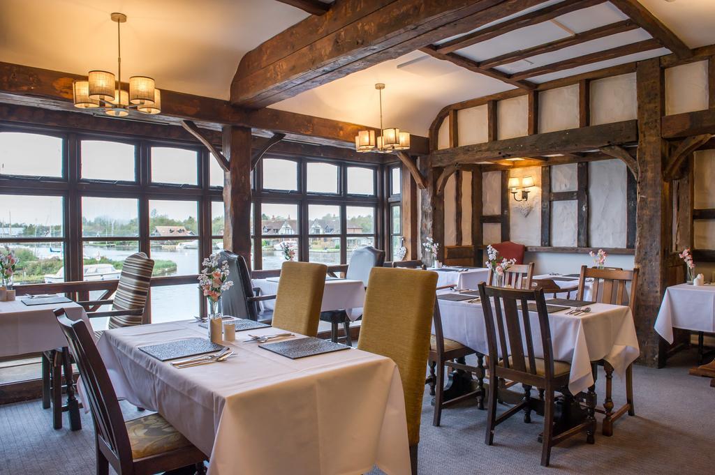 The Swan Inn By Innkeeper'S Collection Хорнинг Экстерьер фото